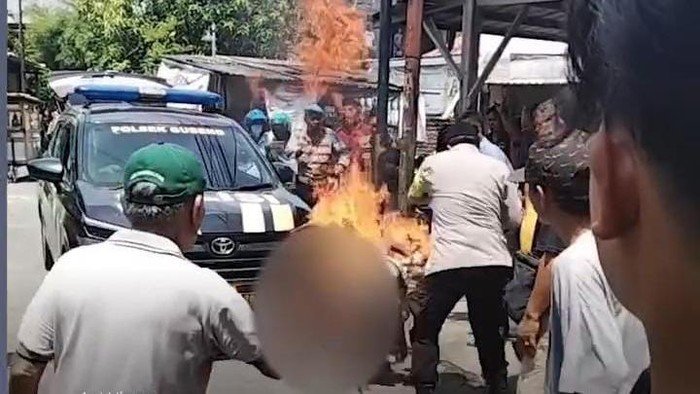 Dari Geger ke Kebakaran, Pencuri Motor Dibakar Massa di Surabaya