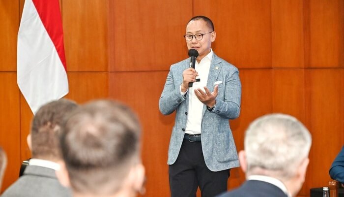 “Deregulasi oleh Waka MPR: Solusi Mutlak untuk Mempertahankan Iklim Investasi yang Dinamis”