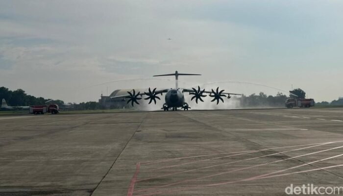 Pesawat Baru TNI AU, Airbus A400M, Berhasil Mendarat di Halim Perdanakusuma