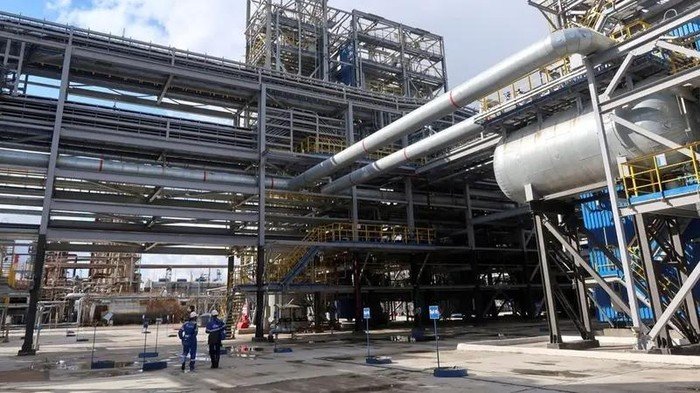 Serangan Drone Ukraina Picu Ledakan di Pabrik Petrokimia Rusia: Bencana atau Perang?