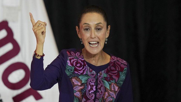 Presiden Meksiko Claudia Sheinbaum Hampir Dicium saat Sapa Warga, Pelaku Ditangkap