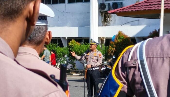 Polantas dan Samapta Polda Riau Terjun Patroli Urai Macet di Pekanbaru dengan Tindakan Cepat