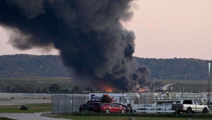 4 Fakta Pesawat Kargo Jatuh di AS Telan Korban Jiwa: Tragedi di Louisville