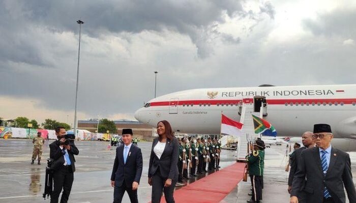 **Gibran Tiba di Johannesburg, Dihiasi Tarian Pantsula dan Disambut Menteri Afsel**