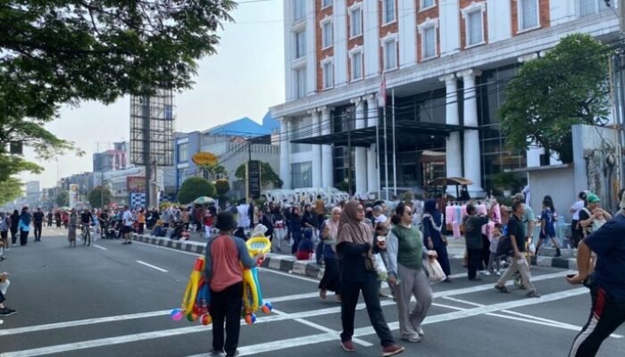 “Gen Z Kecewa, Jajanan Kukusan di CFD Depok Hilang, Beralih ke Batagor”
