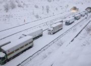 Ribuan Orang Terjebak di Bandara karena Ngerinya Salju di Jepang!