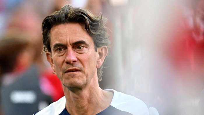 **Kursi Panas Premier League Makan Korban Lagi! Frank Terdepak dari Spurs, Manajer Ketujuh yang Gagal di Musim Ini**