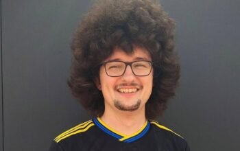 Rooney Geram Liat Ulah Fans MU yang Tak Cukur Rambut: Solidaritas atau Rasis?