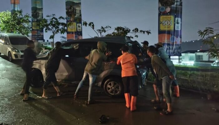 **Pemkab Bogor Siap Normalisasi Sungai Cegah Banjir Babakan Madang Berulang**