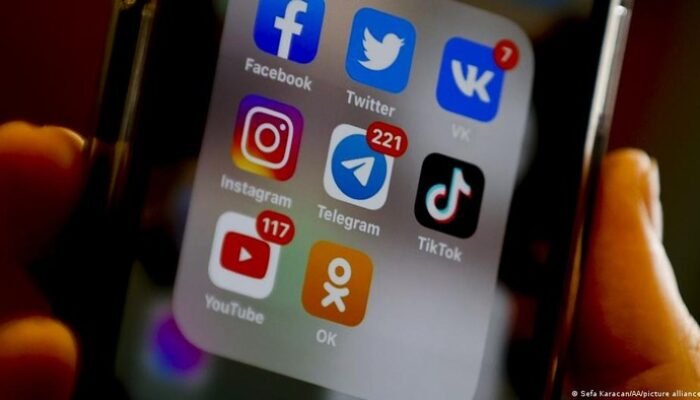 “Rusia Kunci Akses YouTube-WhatsApp, Masyarakat Ancam Hilang Opsi”