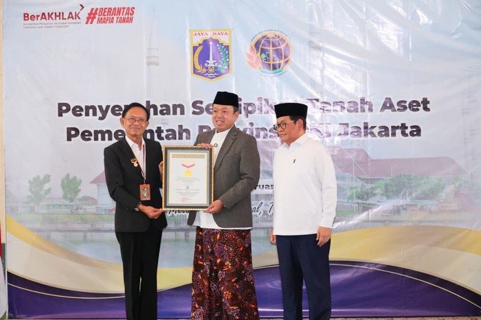ATR/BPN Serahkan 3.922 Sertipikat Aset Pemprov DKI, Nilai Capai Rp 102 T!