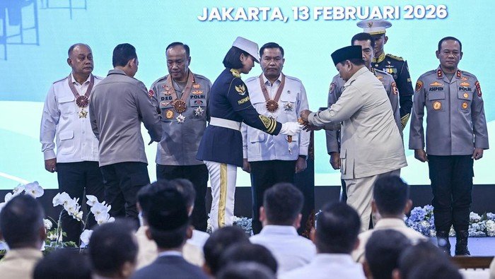 Kapolda Jateng-Jatim Masuk Deretan Penerima Tanda Kehormatan dari Prabowo untuk Program MBG