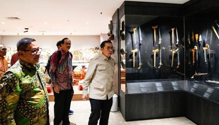 Menbud Fadli Zon Berkomitmen Dukung Peringatan 100 Tahun Jam Gadang