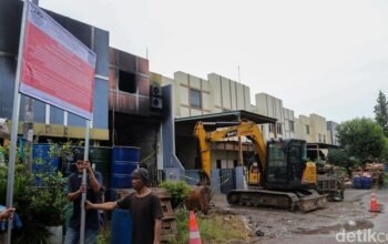 **KLH Pastikan Bara Asap Gudang Pestisida Tak Ada Lagi: Bau Sudah Berkurang**