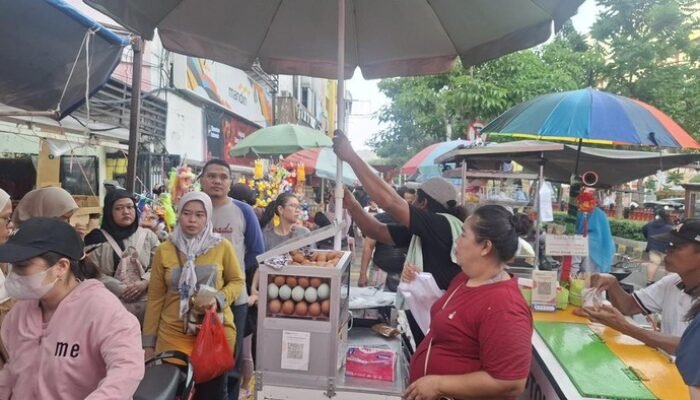 Dalam Balutan Kebijakan, Glodok Kembali Diliputi PKL dan Parkir Liar