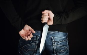 “Horor Penusukan Mantan Kades di Bogor Saat Pulang Jumatan: Misteri yang Mencengangkan”