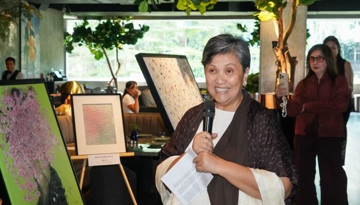 Lestari Moerdijat: Pameran Lukisan Sebagai Senjata Perlawanan Penyintas Kanker