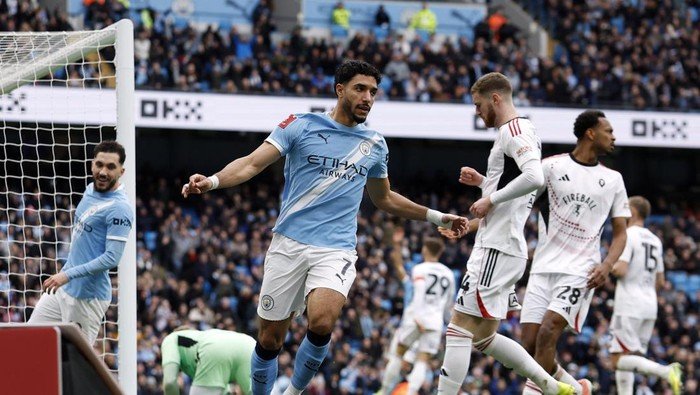 **Man City Vs Salford: Hasil Menjanjikan, City Menuju Babak Kelima Piala FA**