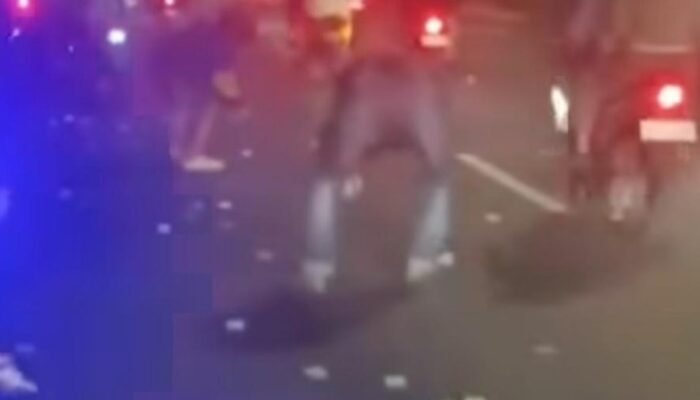 Warga Bogor Menemukan Uang Berceceran di Jalan Tegar Beriman dan Menyerahkannya ke Pemiliknya dengan Baik