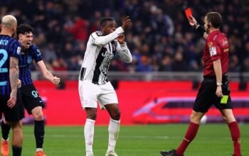 **Kontroversi Kartu Merah Kalulu dalam Derby Inter vs Juventus, Kepala Wasit Serie A Minta Maaf**