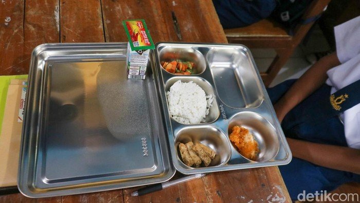 SPPG Binuang Ditutup Sementara: 16 Siswa SD di Polman Keracunan, Apa yang Sebenarnya Terjadi?