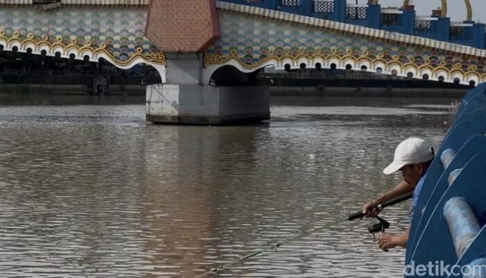 **Risiko Ini Bikin Waswas: Sungai Cisadane Tercemar Pestisida Usai Kebakaran PT Biotek Saranatama**