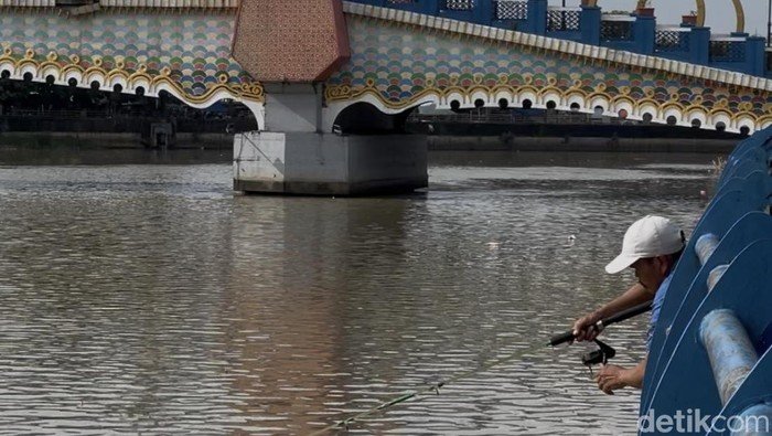 **Risiko Ini Bikin Waswas: Sungai Cisadane Tercemar Pestisida Usai Kebakaran PT Biotek Saranatama**