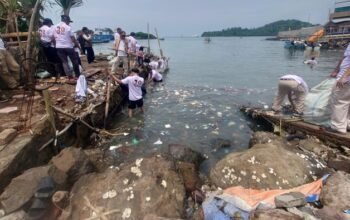 “Akses Wisata Pulau Merak Besar Dipenuhi Sampah, Kader Gerindra Turun Tangan: Krisis Sampah yang Mengancam Daya Tarik Wisata”