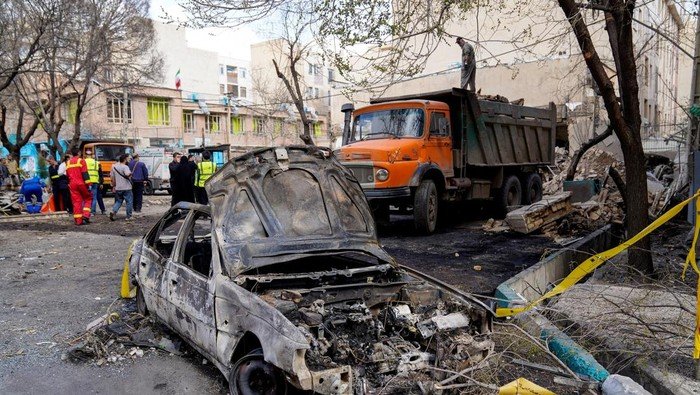 [Israel Klaim Jatuhkan 1.200 Bom di Iran dalam Sehari, Meningkatkan Tegangan di Timur Tengah]