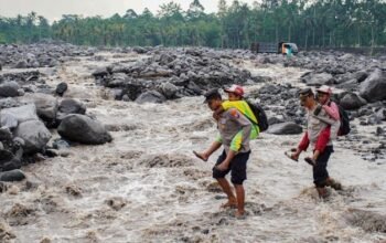 **”Menimbang Ulang Fondasi Kepercayaan Publik: Reformasi Polri di Usia 80″**