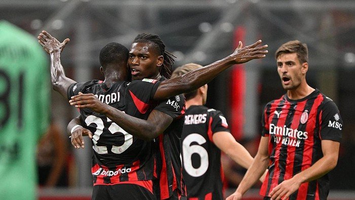 **Tomori: Rivalitas Derby Milan vs Derby Inggris, Mana yang Lebih Panas?**