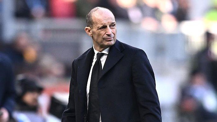 **Allegri Redam Rumor Real Madrid, Tetap Bersama AC Milan**