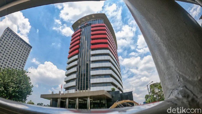 Terjerat OTT KPK, Bupati Rejang Lebong Dibawa ke Jakarta - Update 1