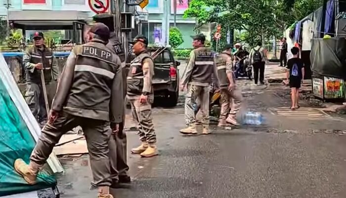 [Parkir Liar di Kebon Kacang, Video Viral Picu Operasi Penertiban Tuntas]