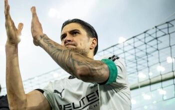 “Moenchengladbach Menang, Kevin Diks Pecahkan Rekor Sejarah Bundesliga!”
