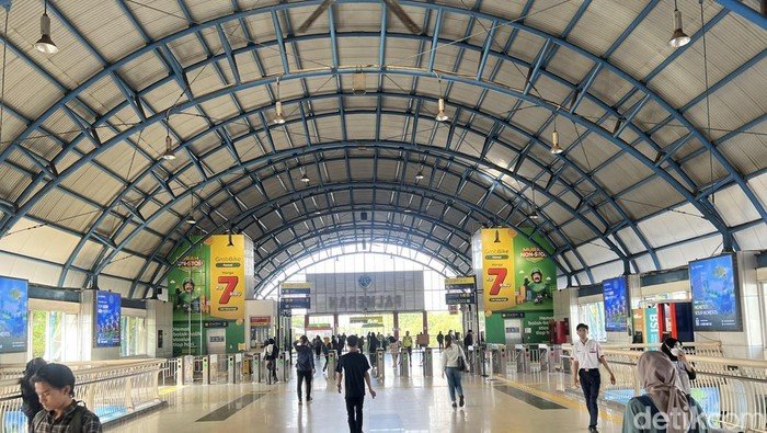 Jakarta Terkini di Hari Pertama Imbauan WFA: Apa yang Terjadi di Lapangan?