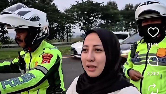 Ketinggalan saat Salat di Rest Area, Pemudik Diantar Polisi Susul Keluarga - Update 3