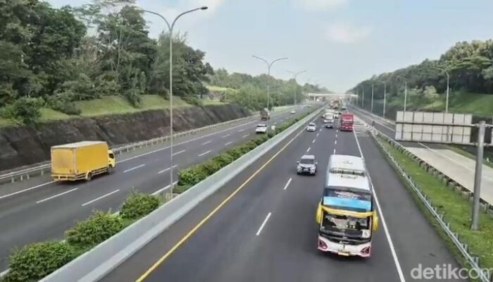 41 Ribu Kendaraan Melintas di Tol Cipali dalam 8 Jam: Mungkinkah Ini Indikator Baru Sistem Transportasi?