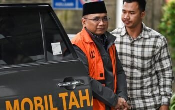 KPK Bantah Pengalihan Yaqut Tahanan Rumah Dilakukan Sembunyi-sembunyi: Sebuah Kebohongan atau Kebenaran yang Tersembunyi?